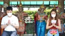 Para penari Thailand yang mengenakan pelindung wajah tampil di Kuil Erawan di Bangkok pada 4 Mei 2020. Penampilan tari tersebut dilakukan setelah Pemerintah Thailand melonggarkan aturan pembatasan terkait penyebaran virus corona. (Xinhua/Rachen Sageamsak)