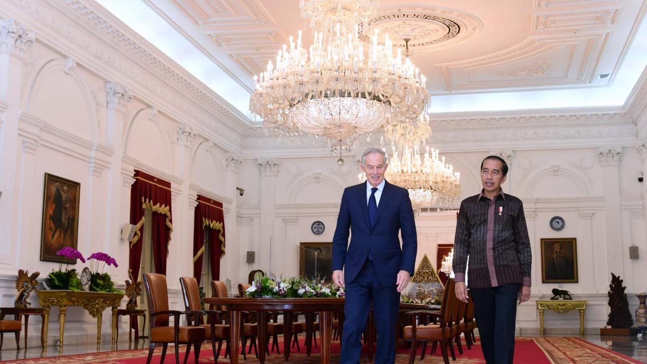 Presiden Jokowi menerima Dewan Penasihat Ibu Kota Nusantara (IKN) Tony Blair di Istana Merdeka Jakarta, Rabu (19/10/2022).