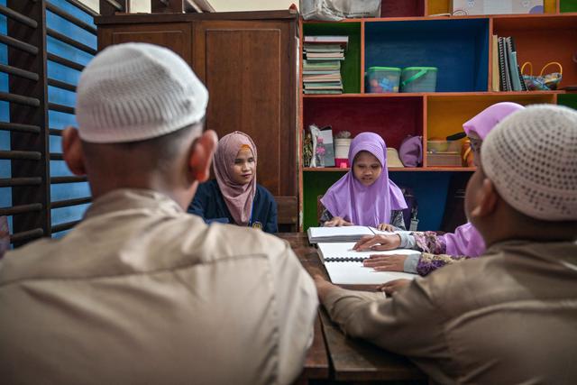 Antusiasme Siswa Berkebutuhan Khusus Netra Pelajari Al Quran Braille di Bulan Ramadan