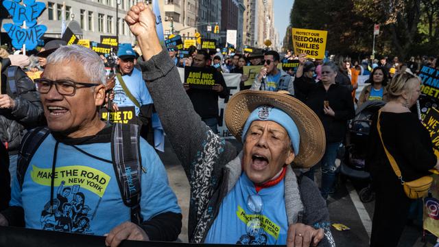 Aktivis dan Imigran Protes Rencana Kebijakan Donald Trump