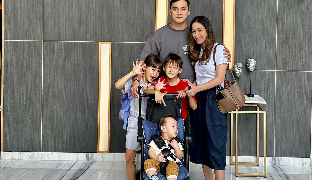 Setelah adanya musibah, pasangan ini akhirnya memutuskan rujuk kembali. Bahkan, Lady telah memaafkan sang suami. Puncaknya, pasangan ini melakukan peneguhan pernikahan.
 [Instagram/ladynayoan]