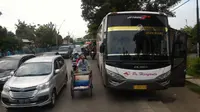 Kemacetan lalu lintas di Brebes-Tegal, Jawa Tengah. (Liputan6.com/Fajar NUgroho)