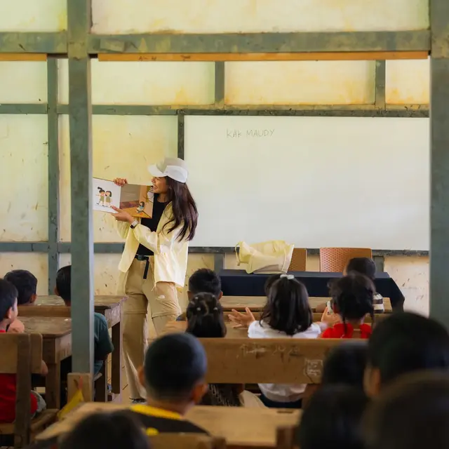 Maudy Ayunda menjalankan bisnis kecantikan yang berdampak juga bagi masyarakat. [@maudyayunda]