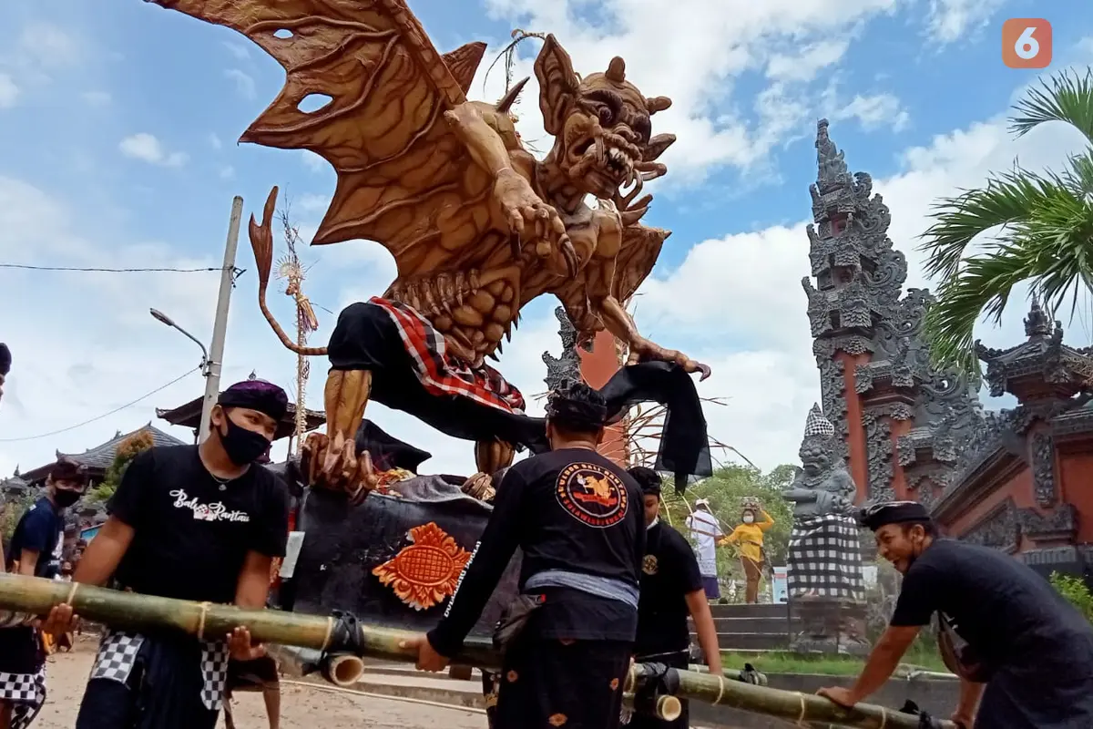 Arak-arakan ogoh-ogoh jelang Nyepi Tahun 2022 di Kota Palu