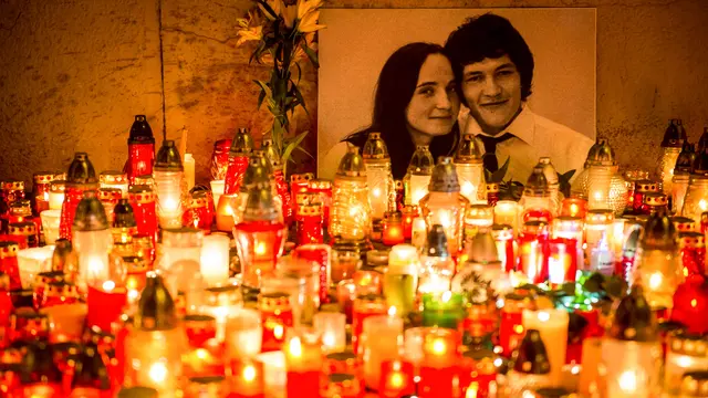 Ratusan Lilin Untuk Jurnalis Slovakia yang Tewas Saat Usut Kasus Kecurangan Pajak