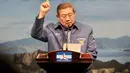 Ketua Umum Partai Demokrat Susilo Bambang Yudhoyono menyampaikan pidato politiknya dalam acara HUT Ke-17 Partai Demokrat di Jakarta, Senin (17/9). Acara itu digelar dengan tema Utamakan Rakyat dan Bangun Politik Yang Beradab. (Merdeka.com/Iqbal S Nugroho)