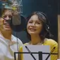 Rossa dan Ariel duet nyanyikan lagu "Nada-Nada Cinta”. [Foto: YouTube/Rossa Official]