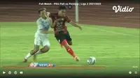 Bek PSG Pati, Nurhidayat Haris menyikut pemain Persijap Jepara, Hendri Setiadi. (Tangkapan layar Vidio).