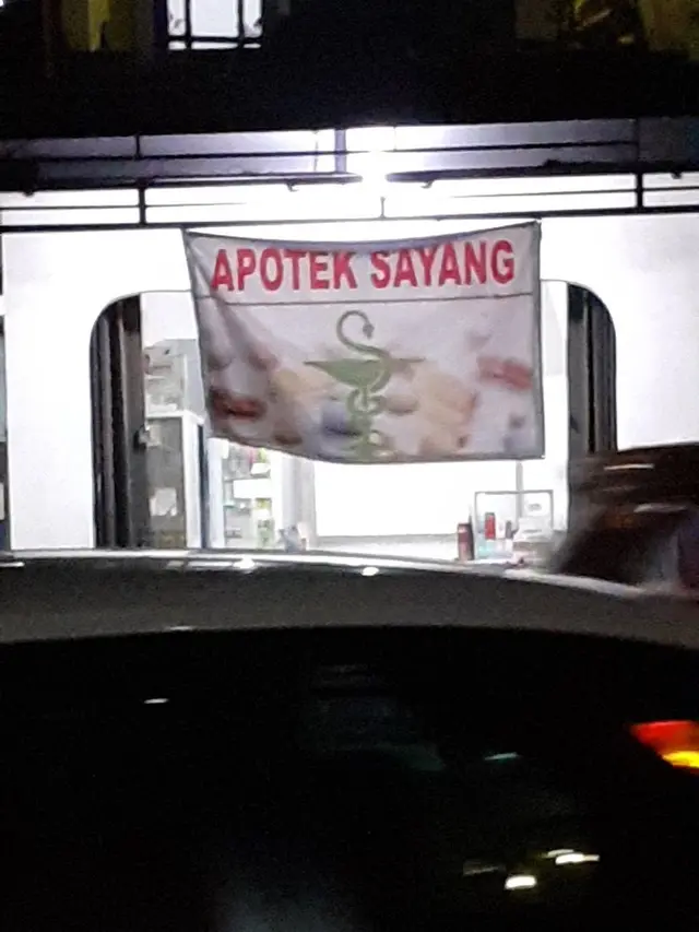 6 Nama Toko Tema Percintaan Ini Bikin Geleng Kepala