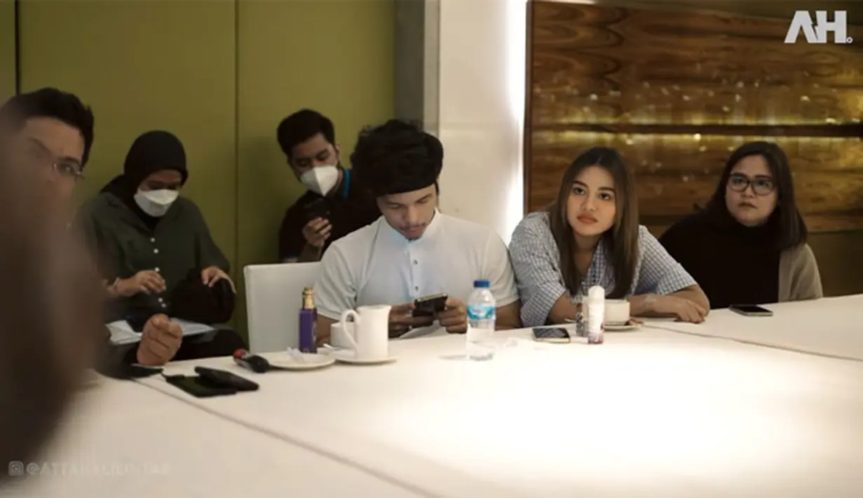 Atta Halilintar dan Aurel Hermansyah (Youtube/ Atta Halilintar)