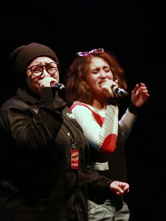 BBB tampil menghibur penonton Kampung GaSS 2 dengan dua lagu yang mereka tampilkan yaitu sebuah lagu baru yang akan segera mereka rilis, ‘Bestfriend Forever’ dan ‘Let's Dance Together’. (Deki Prayoga/Bintang.com)