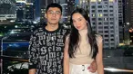 Posting foto bareng Lyodra, unggahan terbaru Riza Syah curi perhatian. Postingan tersebut tentunya menjelaskan bahwa hubungannya dengan Lyodra Ginting baik-baik saja dan langgeng hingga saat ini. Netizen yang mendukung hubungan keduanya pun ikut senang karena keduanya masih berhubungan. (Liputan6.com/IG/@rizasyah_14)