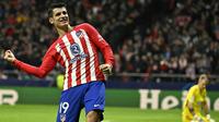 Alvaro Morata yang kini tengah menjalani musim kedua bersama Atletico Madrid juga total mencetak 5 gol dan 1 assist, namun ia melakukannya dari 6 laga karena selalu diturunkan oleh timnya di fase Grup E Liga Champions 2023/2024. Atletico Madrid yang mengoleksi total 14 poin lolos ke babak 16 besar sebagai juara Grup E mendampingi sang runner-up, Lazio yang mengoleksi 10 poin. (AFP/Javier Soriano)