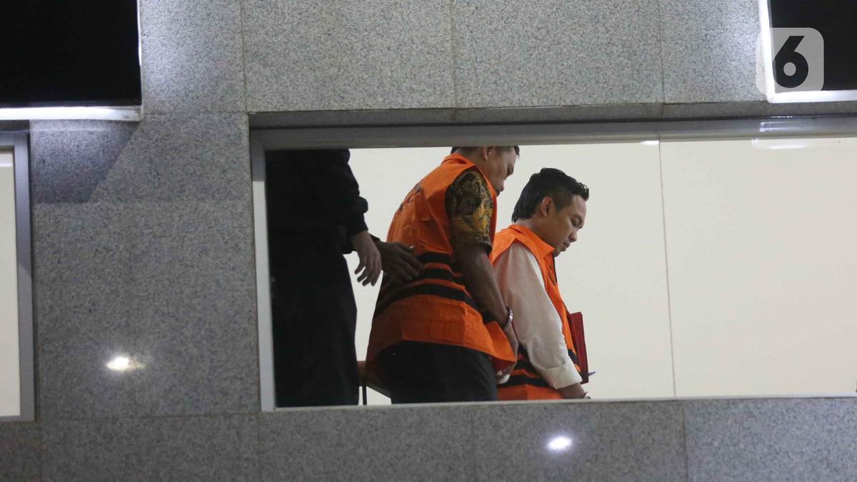 Terjaring OTT, KPK Tahan Bupati dan Sekda Cilacap Jawa Tengah