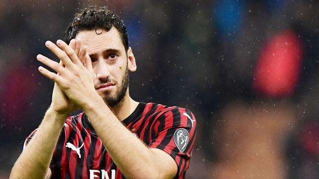 Foto Liga Italia: 5 Pemain AC Milan yang Membelot ke Inter Milan, Terbaru Hakan Calhanoglu
