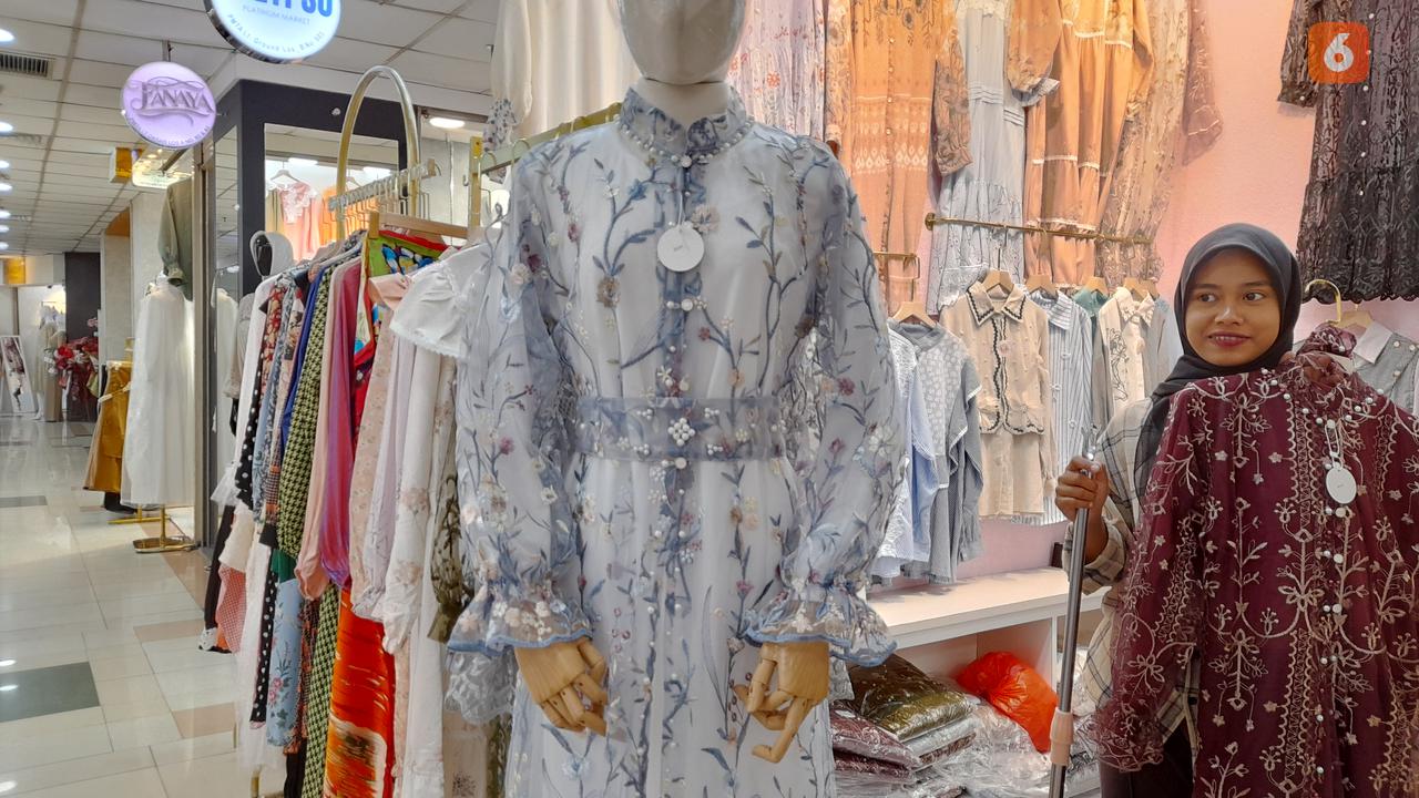 Gamis-gamis Manis Ramaikan Platinum Market Tanah Abang, Konsep Semi Butik tapi Harga Bisa Grosiran