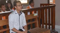 Terdakwa Amirul Afiq Bin Yazzed saat sidang vonis di PN Denpasar, Selasa (4/9) (Adrian Suwanto)