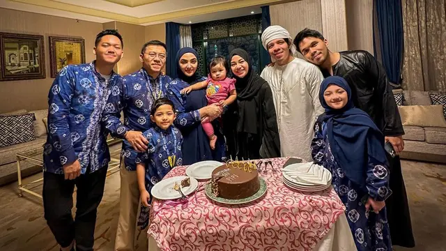 Momen Ashanty dan Anang Jalani Umroh Bareng Keluarga, Penuh Suka Cita