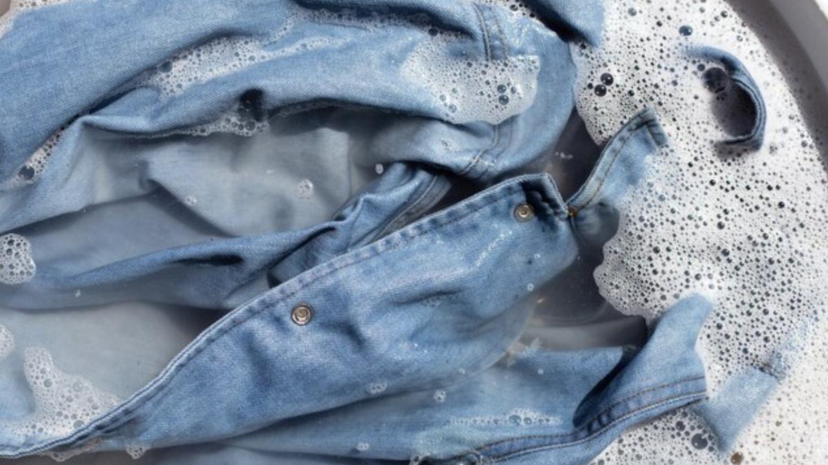 Tips Merawat Denim agar Warnanya Tetap Awet dan Tak Cepat Pudar