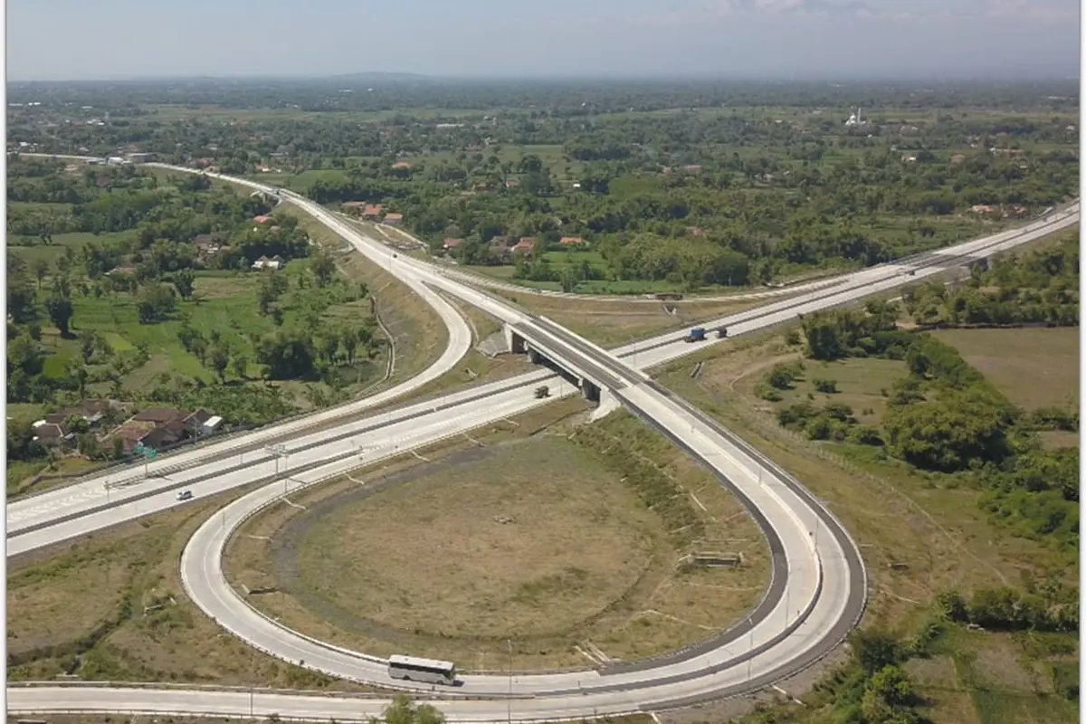 Kementerian Pekerjaan Umum dan Perumahan Rakyat (PUPR) mendorong percepatan penyelesaian pembangunan proyek Jalan Tol Trans Jawa ruas Pasuruan-Probolinggo (Paspro) (dok: PUPR)