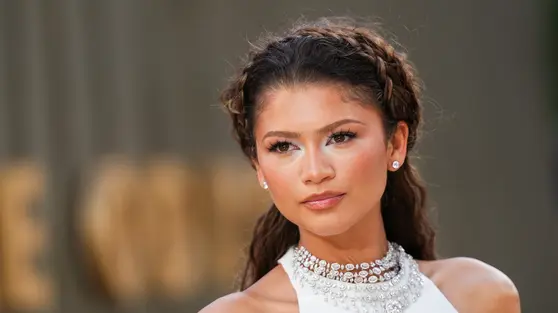 Rahasia Makeup Zendaya untuk Menyamarkan Mata Lelah, Ternyata Bukan Concealer