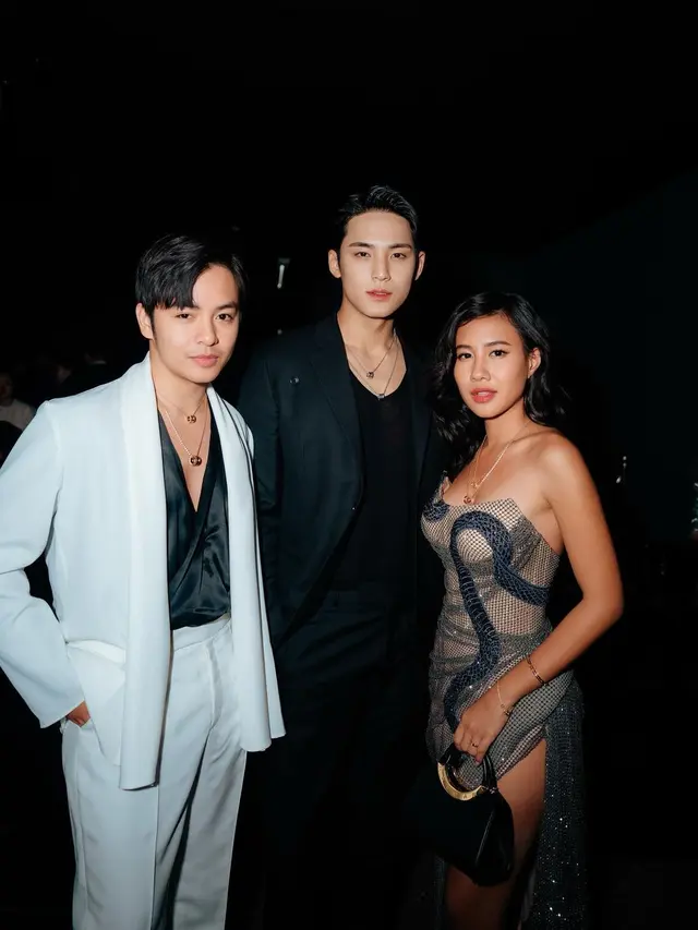 Adu Gaya Serasi Lisa BLACKPINK-Mingyu dan Shenina Cinnamon-Angga di Bulgari Studio, Seoul
