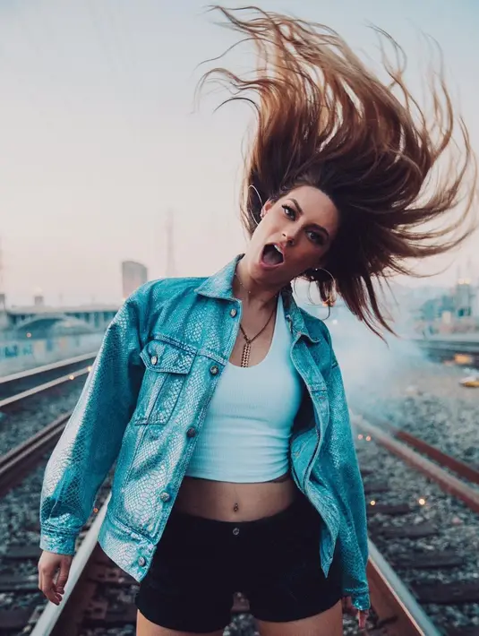 Awal karier Hannah sebagai video creator sendiri dimulai pada tahun 2013. Ia memposting sebuah video berjudul How Girls React to  Guys VS. How Men Respond to the Girls yang kemudian menjadi viral.(instagram/hannahstockings)