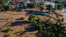 Dengan kondisi kampung yang saat ini tidak lagi layak huni, sebagian besar warga kini menempati titik pengungsian sementara. Tampak foto udara menunjukkan kerusakan akibat banjir di Meureudu, Kabupaten Pidie Jaya, Provinsi Aceh, pada 30 November 2025. (CHAIDEER MAHYUDDIN/AFP)