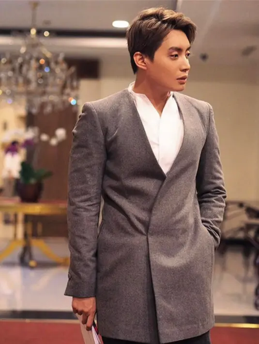 Baik Igun dan Edric mengunggah foto yang sama di akun Instagram mereka masing-masing. Dalam foto itu terlihat Igun, Edric, dan Jupe tengah berfoto bersama. Tak lupa harapan dan doa mereka sertakan di foto tersebut. (Instagram/edrictjandra)