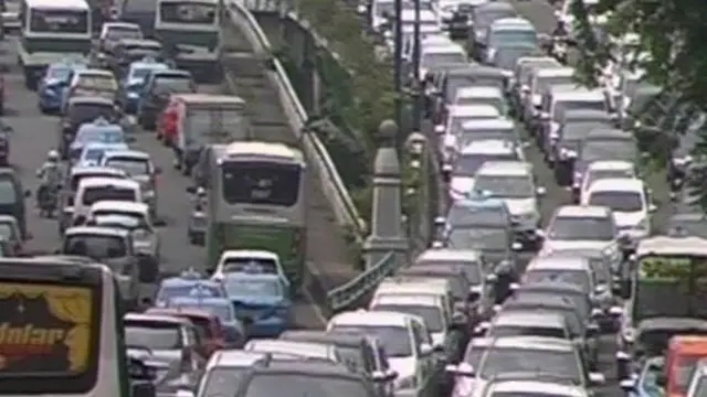 [VIDEO] Gelar Simulasi Pemilu, Sejumlah Jalan Ibukota Macet Parah