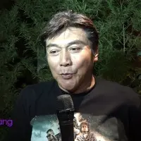 Aktor laga senior Willy Dozan sangat bangga saat film yang ia perankan Comic 8: Casino Kings Part 2 ditonton oleh Gubernur DKI Jakarta, Basuki Tjahaja Purnama.