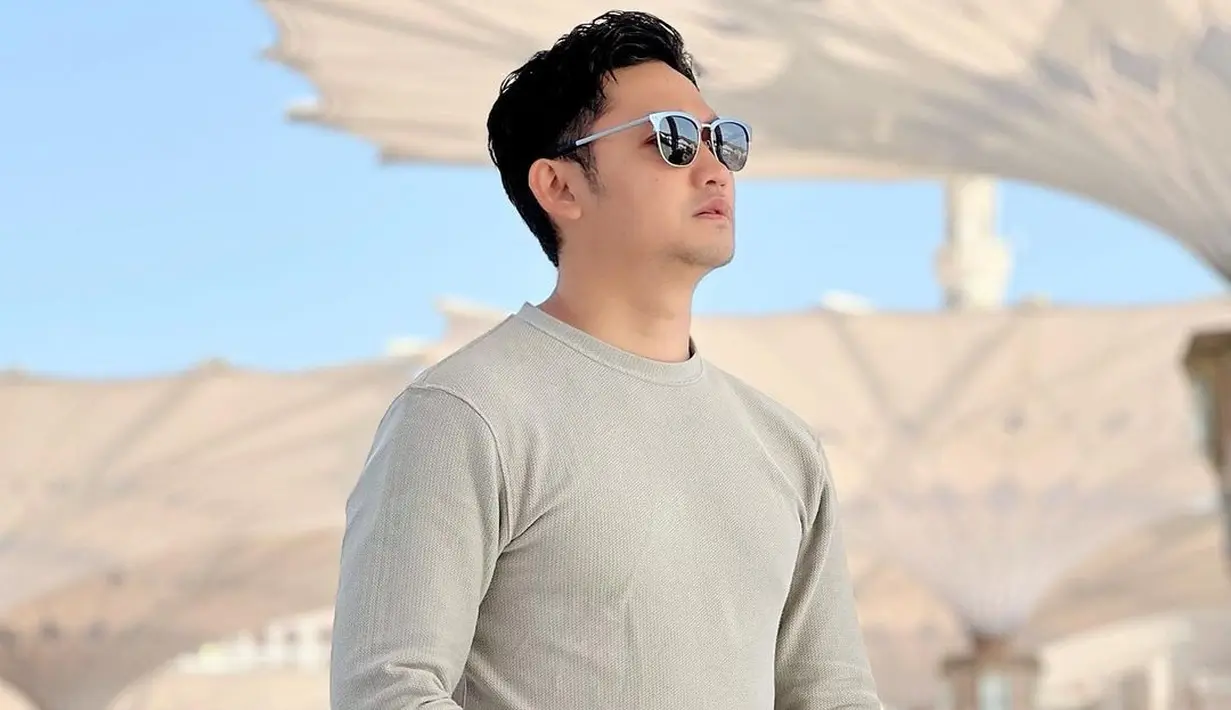 "Waktu aku jualan kopi di instagram lagi live. tiba2 masuk kita ajak live bareng terus ngomongin bisnis kopi dan kita bertemu." ujar Angga. [Instagram/anggawijaya88]