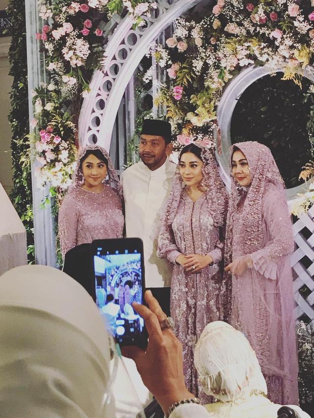 10 Potret Detail Pengajian Nikita Willy Jelang Pernikahan, Penuh Haru Bahagia