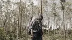 Selain sebagai musisi, penatun lagu "Celengan Rindu" ini memang selalu menyempatkan waktunya untuk berpetualang. Bersama kekasih, ataupun sahabatnya Fiersa menaklukkan sejumlah gunung di Tanah Air.(Liputan6.com/IG/@fiersabesari)