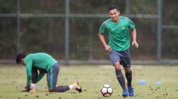 Pada sesi latihan di SPH Karawaci, Ricky Fajrin selalu ditempatkan menjadi rekan duet untuk Hansamu Yama. (Bola.com/Vitalis Yogi Trisna)