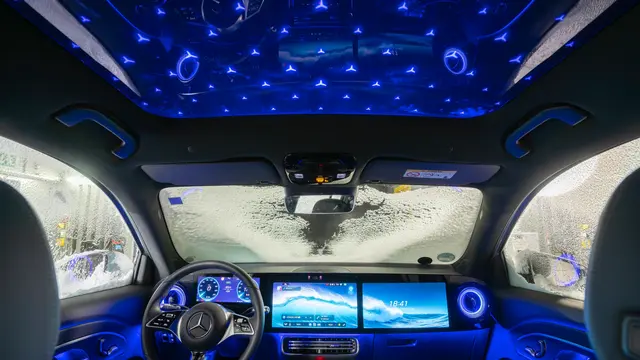 Tampilan Interior Mercedes GLB EV