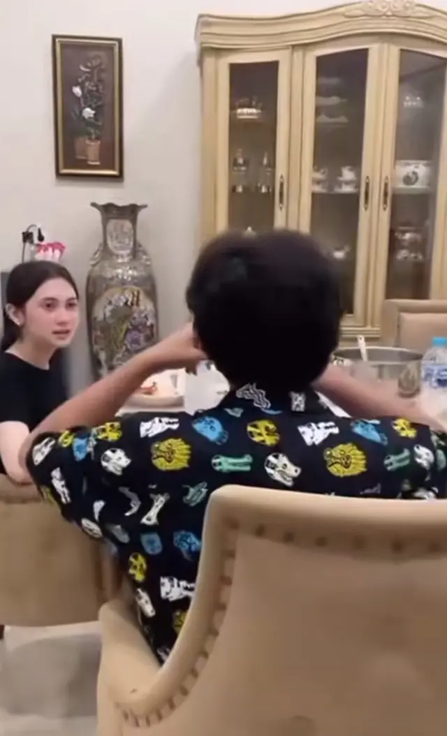 6 Potret romantis Aliando dan Richelle adik Sandrinna Michelle liburan ke Bali, go public?