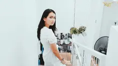 Sudah meniti karier sejak umur 4 tahun, Dea Annisa miliki nama panggilan ikonik yaitu Dea Imut. Nama imut, ia peroleh setelah bergabung dalam Tiga Bocah Imut dan sempat rilis lagu anak-anak. Selain bernyanyi karier aktingnya sangat cemerlang. (Liputan6.com/IG/deaaannisa)