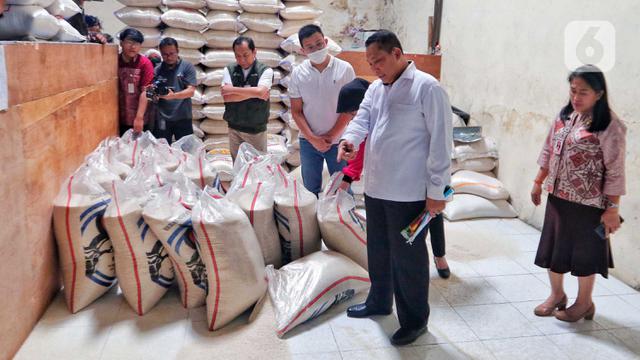 Sidak Bulog Temukan Praktik Penjualan Beras Oplosan