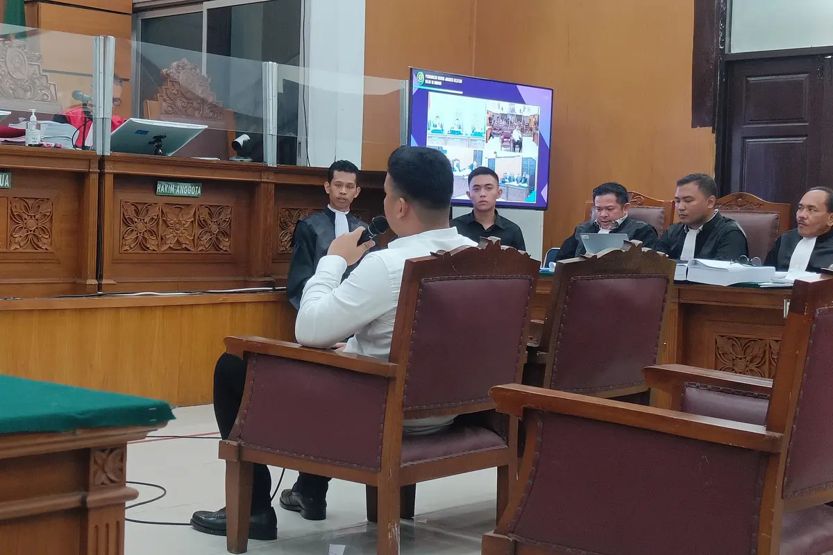 Terdakwa Shane Lukas yang bersaksi di sidang Mario Dandy tidak kuasa menahan air matanya diceramahi oleh hakim  mengenai rekaman video penganiayaan David Ozora