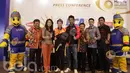 Para pembicara foto bareng usai jumpa pers BCA Indonesia Open 2017 yang didukung oleh Bakti Olahraga Djarum Foundation di Hotel Kempinski, Jakarta, Senin (22/5/2017). (Bola.com/Vitalis Yogi Trisna)