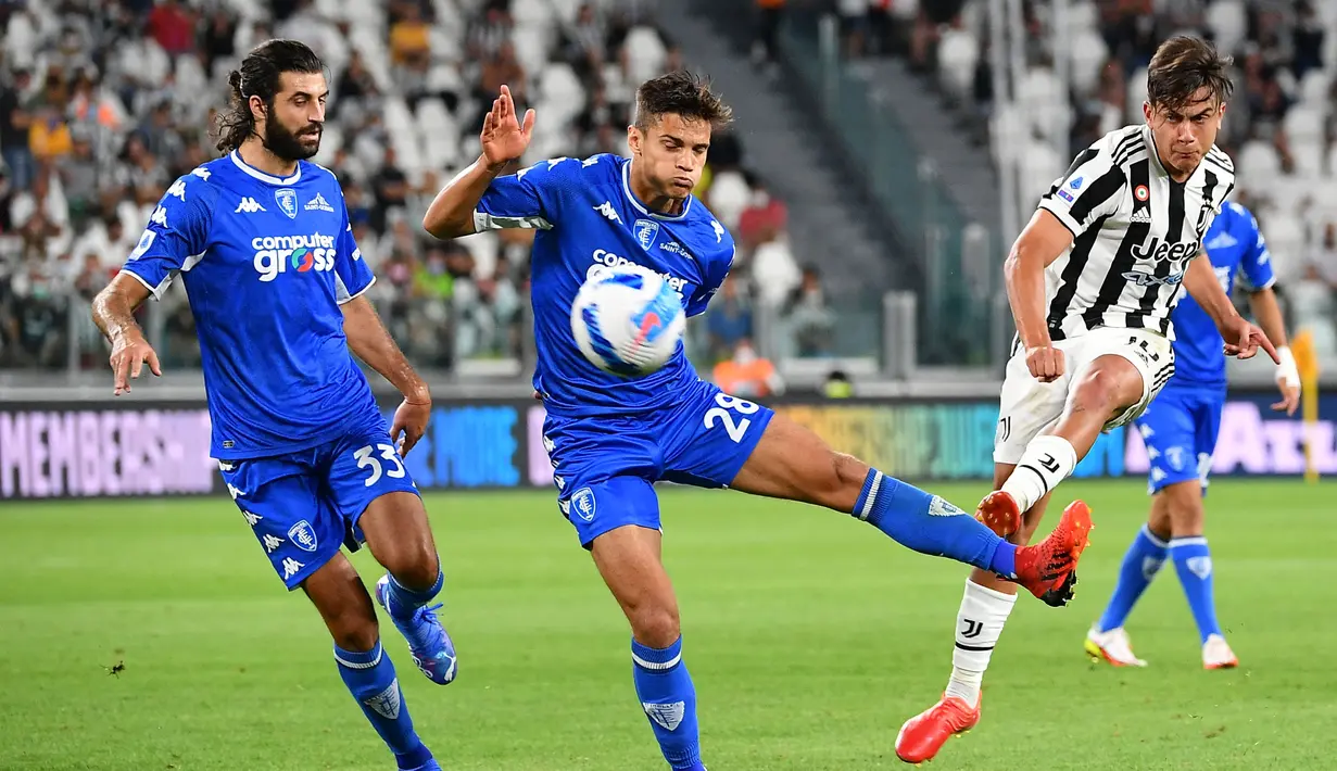 Paolo Dybala yang diplot untuk menggantikan peran Cristiano Ronaldo juga memiliki banyak kesempatan, namun sayang pertahanan Empoli masih sangat solid sehingga sulit ditembus oleh Juventus. (Foto: AFP/Isabella Bonotto)