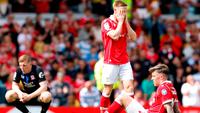 Josh Windass dari Wrexham bereaksi di akhir pertandingan EFL Championship antara Wrexham dan Middlesbrough, di Wrexham, Wales, Sabtu 2 Mei 2026. (Cody Froggatt/PA via AP)