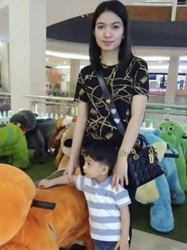 Koleksi Tas Selvi Ananda Mantu Jokowi