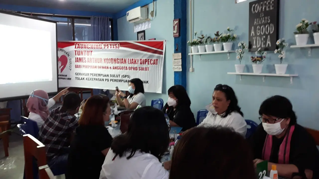 Puluhan organisasi yang tergabung dalam Gerakan Perempuan Sulut (GPS) meluncurkan petisi mendesak James Arthur dipecat dari anggota DPRD Sulut.