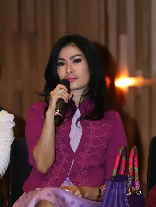 Saat dijumpai di SCTV Tower, Senayan City, Jakarta, Rabu (21/10/2015), pelantun ‘Bisik-bisik Tetangga’ ini mengatakan jika tak ada lagi yang beranggapan jika dangdut tak berkelas. (Nurwahyunan/Bintang.com)