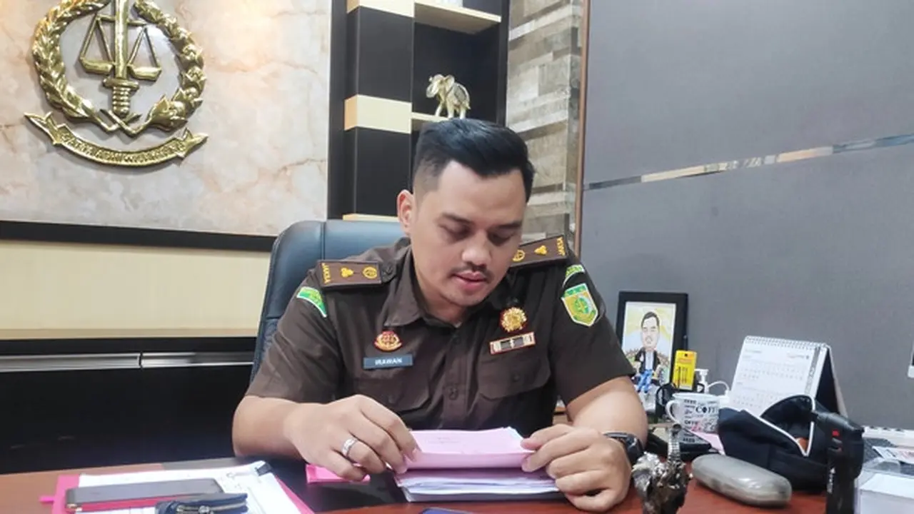 Kepala Seksi Pidana Khusus Kejari Pekanbaru Agung Irawan.