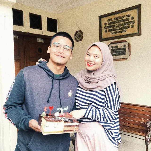 Masih Ingat Penyanyi Cilik 'Abang Tukang Bakso'? Ini 6 Potret Terbarunya