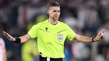 UEFA akhirnya resmi menentukan wasit yang akan memimpin jalannya laga final Euro 2024. Wasit asal Prancis, Francois Letexier dipilih untuk mengadili duel Spanyol vs Inggris. (AFP/Kirill Kudryavtsev)