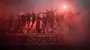 Momen penyerahan piala BRI Liga 1 Indonesia 2024-2025 juga dihadiri oleh perwakilan FIFA. (Timur Matahari/AFP)